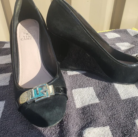 Vince Camuto black wedge - Picture 4 of 5